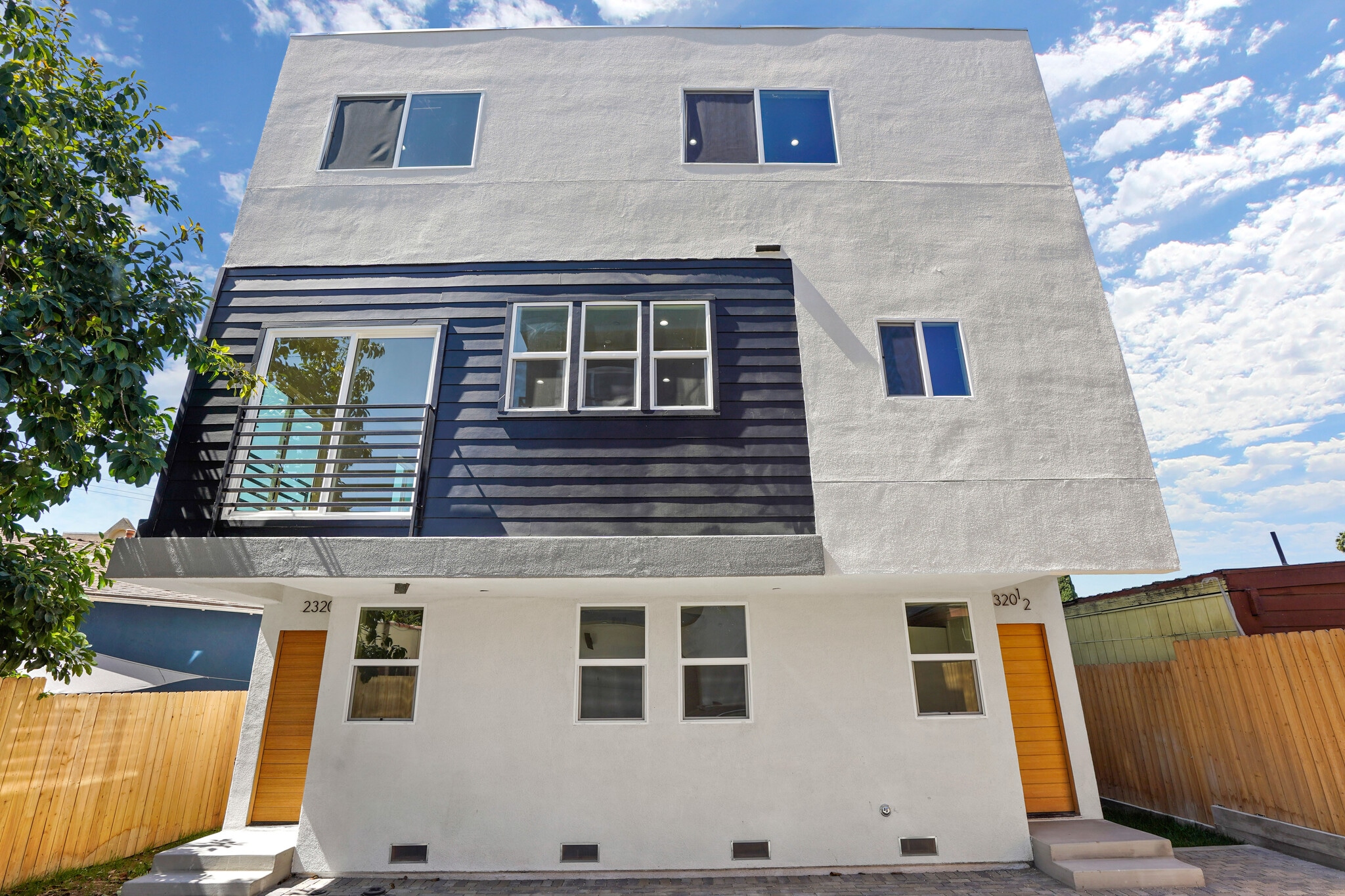 Facade - 2318 W 2nd St