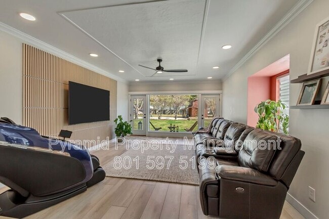 Building Photo - 10971 Cindy Cir