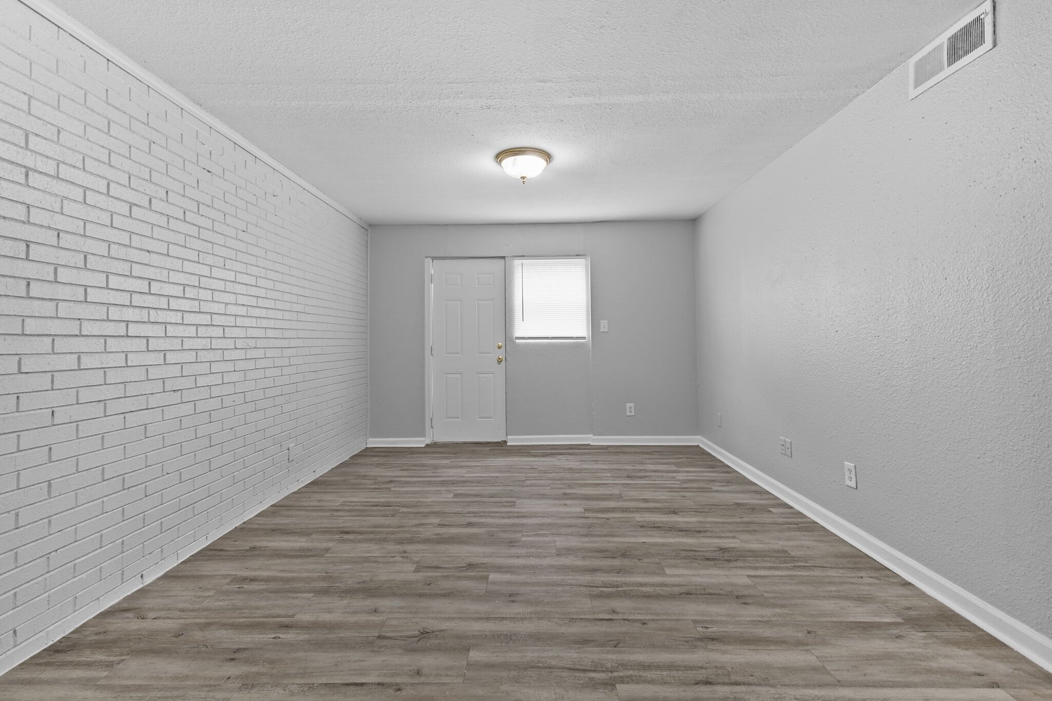 Building Photo - 5976 Radnor Rd