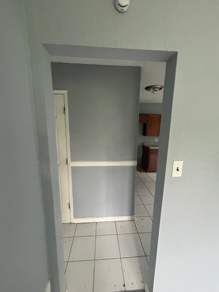 Building Photo - 8 Helen Ct
