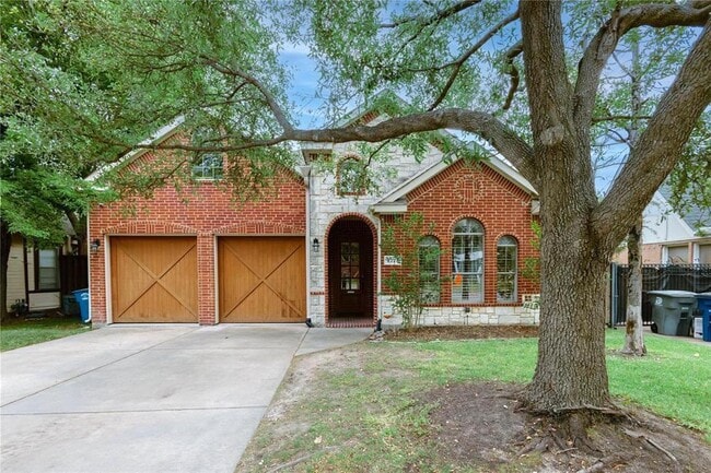 Building Photo - 2221 Madera St