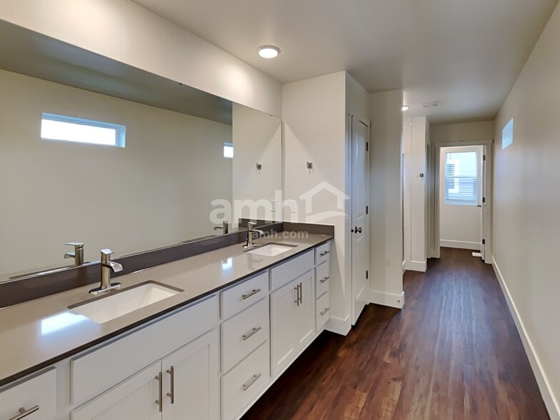 Building Photo - 17609 26th Ave Ct E