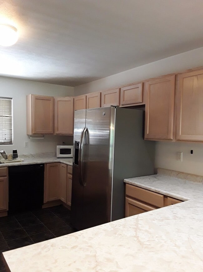 Building Photo - Spacious 3 bedroom 2 bath home in Kula-Available now!