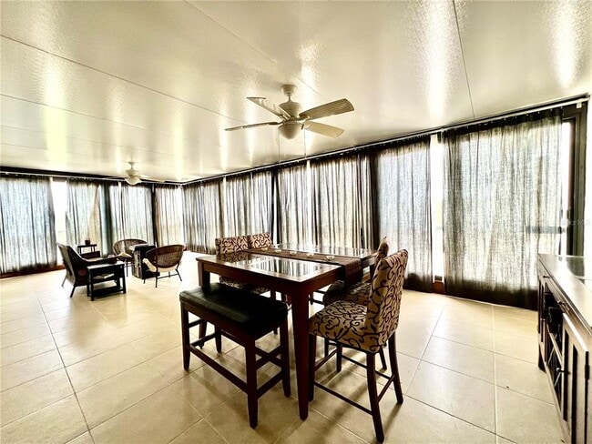 Building Photo - 3220 S Shore Dr