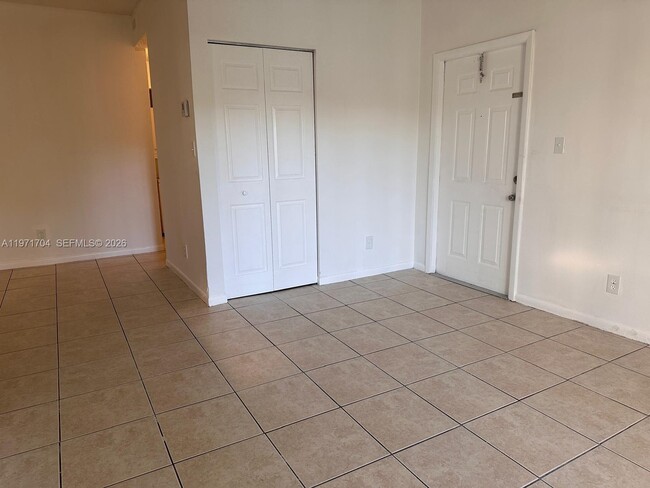 Building Photo - 631 Cypress Lake Blvd