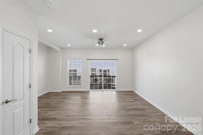 Building Photo - 6621 Tor Dr