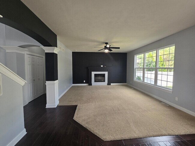 Building Photo - 10091 Pearwood Dr