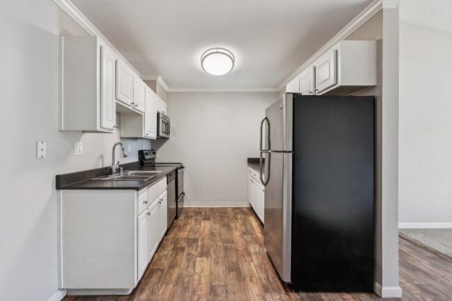 Building Photo - Ridgecrest Apartment Homes