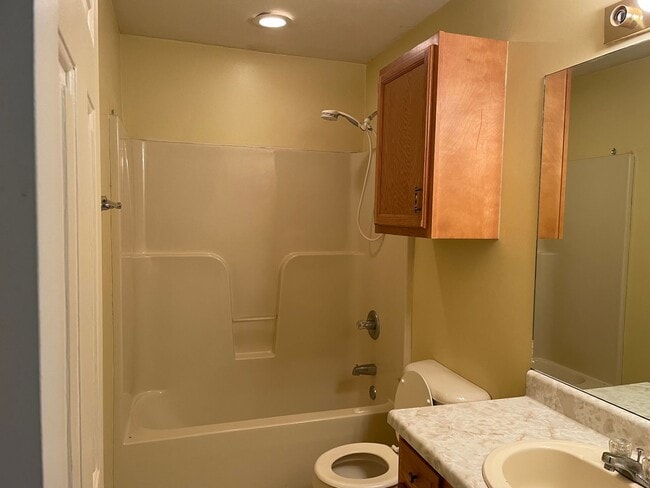 Building Photo - 2 Bed, 2 Bath Home for Rent in Barnett Bend