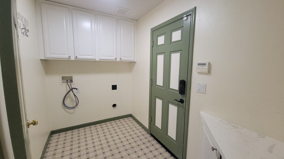 Building Photo - 1537 Hermocilla Way