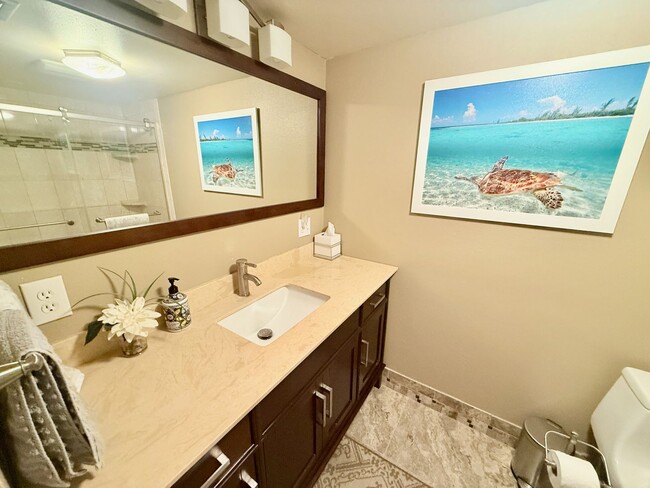 Building Photo - 2 bed 2 bath Turnkey Yearly Rental – Water...