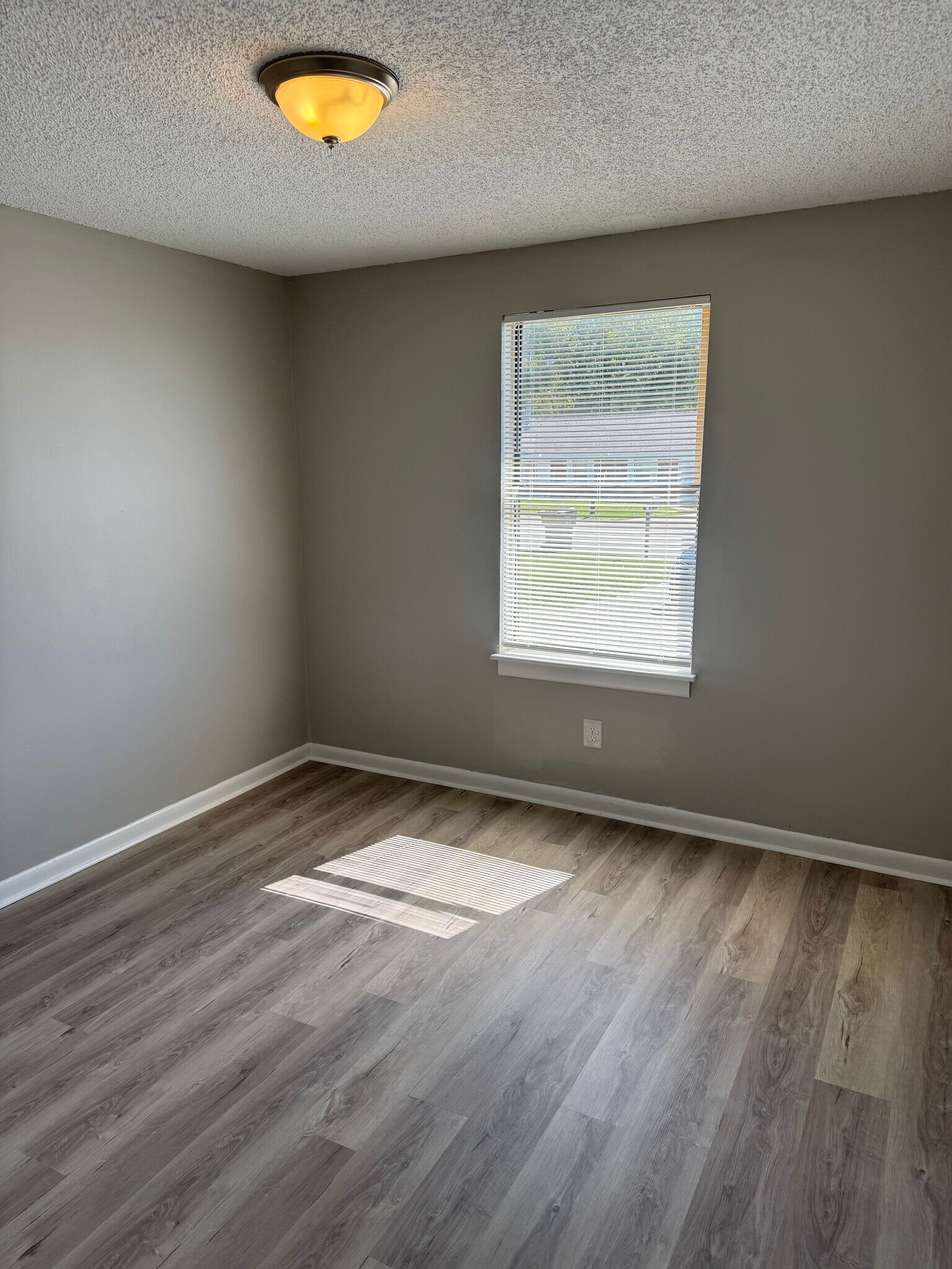 Building Photo - 3713 Village Trl