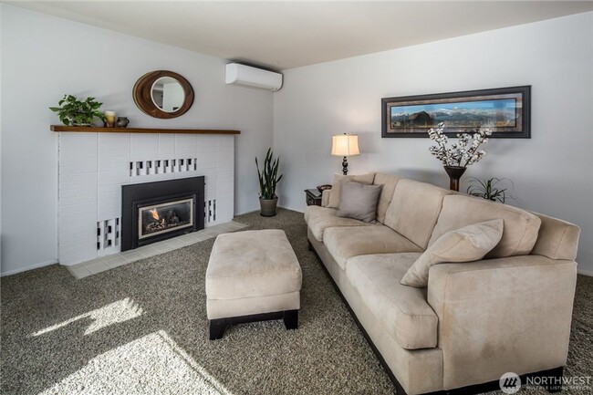 Building Photo - 2bd/.75ba Arlington Home