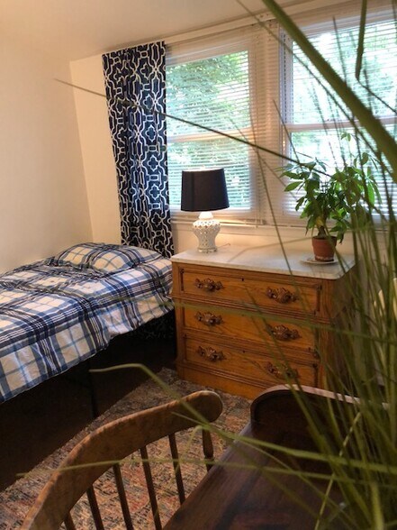 Building Photo - 10 Woodchuck Ln