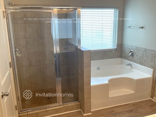 Building Photo - 729 Emporia Loop