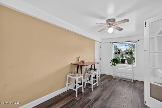 Building Photo - 277 Debary Dr