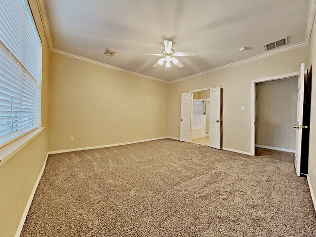 Building Photo - 12923 Tall Spruce Dr
