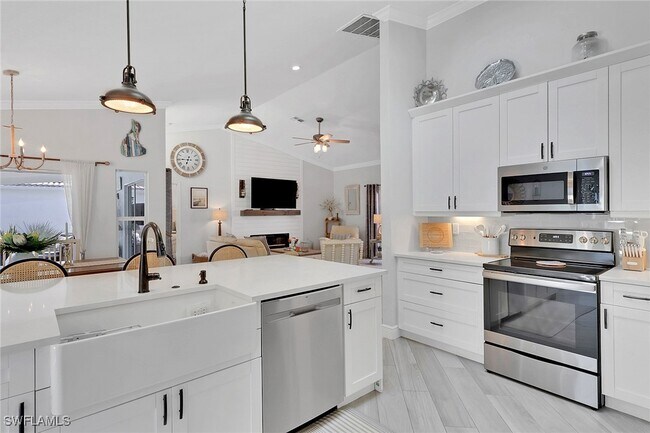 Building Photo - 1151 Jardin Dr