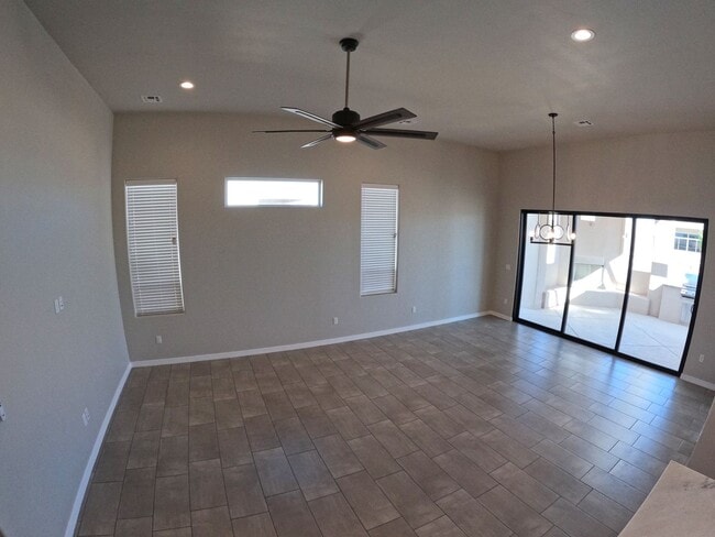 Building Photo - 3729 Santa Clarita Ave