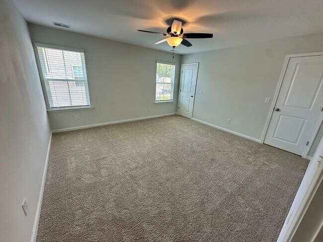 Building Photo - 54 Grovewood Dr