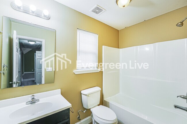 Building Photo - 548 Woodhill Cove Dr