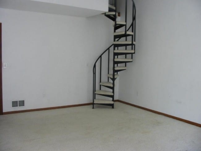 Building Photo - 422 Iroquois Ct