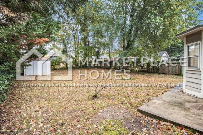 Building Photo - 1638 Mercer Ave