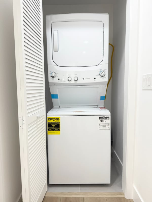 Building Photo - 7141 El Verano Dr