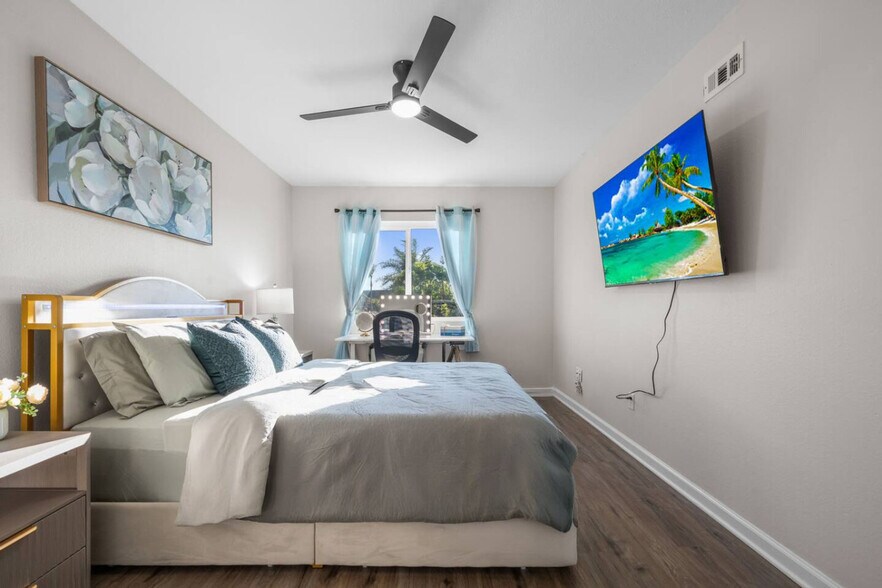 Building Photo - 13737 Via Tres Vistas