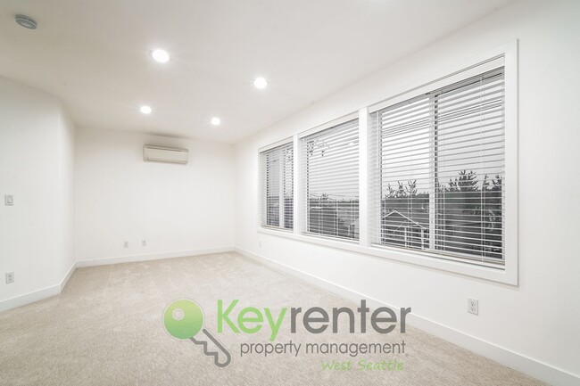 Building Photo - **Rent Special** Modern 3 Bedroom Seattle Home with Vaulted Ceilings