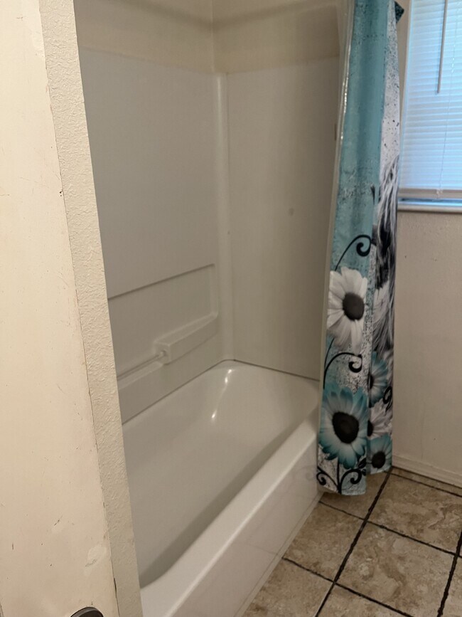 Building Photo - 107 Gamma Cir