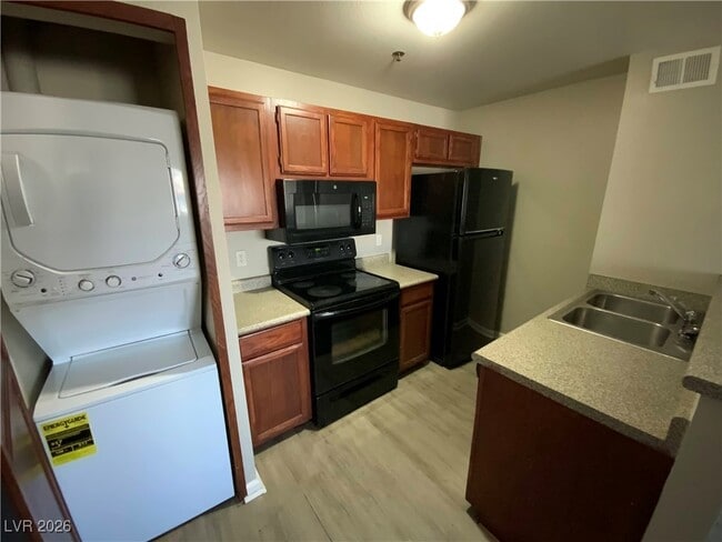 Building Photo - 1361 E University Ave.