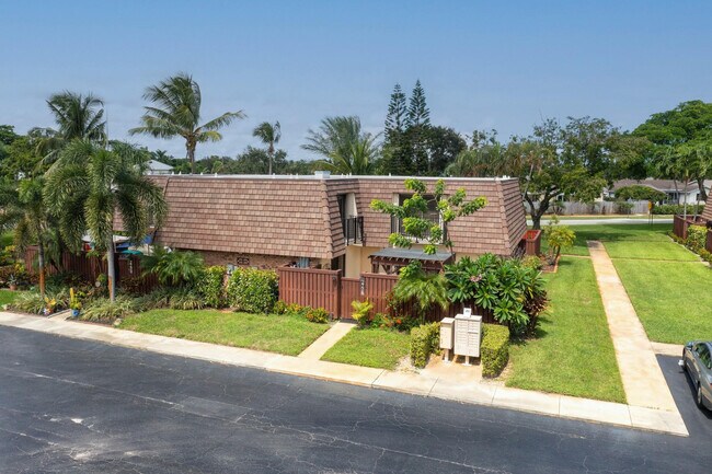 Building Photo - 2776 SW 15th St