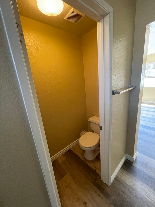 Building Photo - 2951 Vía Toscana