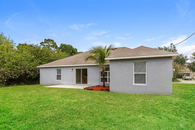 Building Photo - 3686 SW Foremost Dr