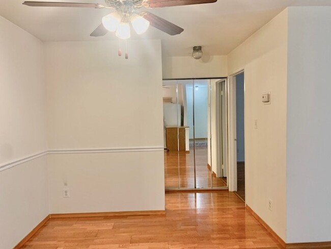 Building Photo - Beautiful and large 1 BR 1 BA! washer and ...