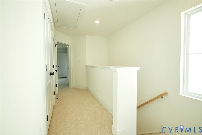 Building Photo - 15337 Sunray Wy