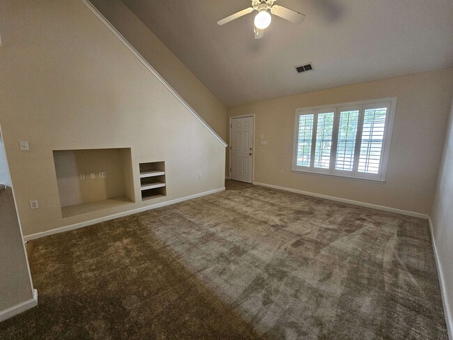 Building Photo - 2738 W Tharpe St