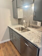 Building Photo - 404-406 S 9th Ave