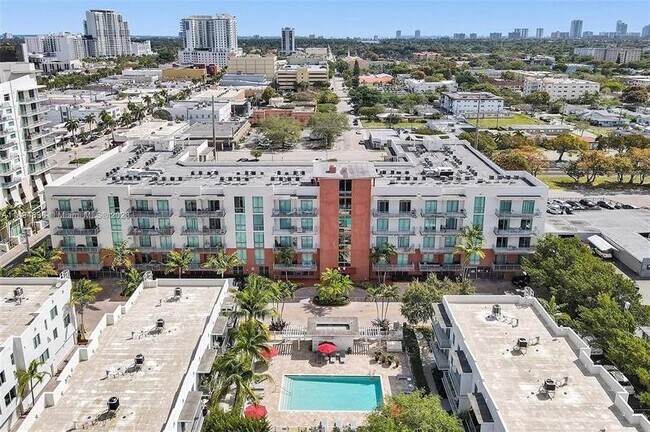 Building Photo - 2100 Van Buren St