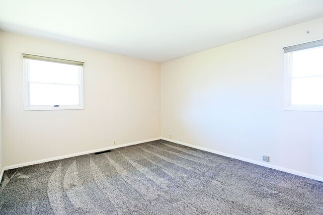 Building Photo - 272 WY-335