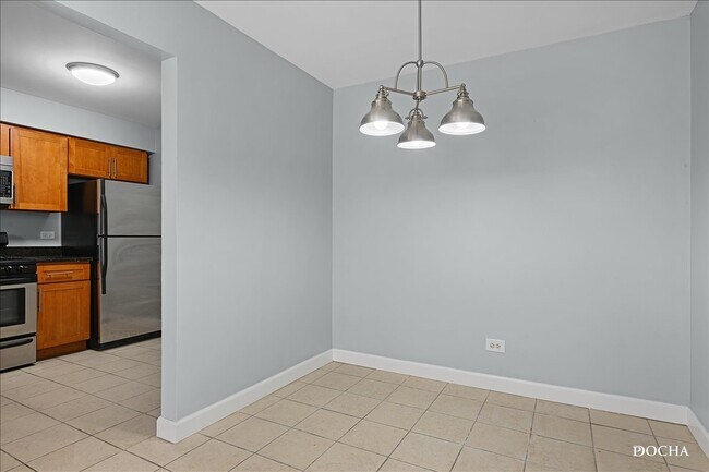 Building Photo - 706 Marilyn Ave