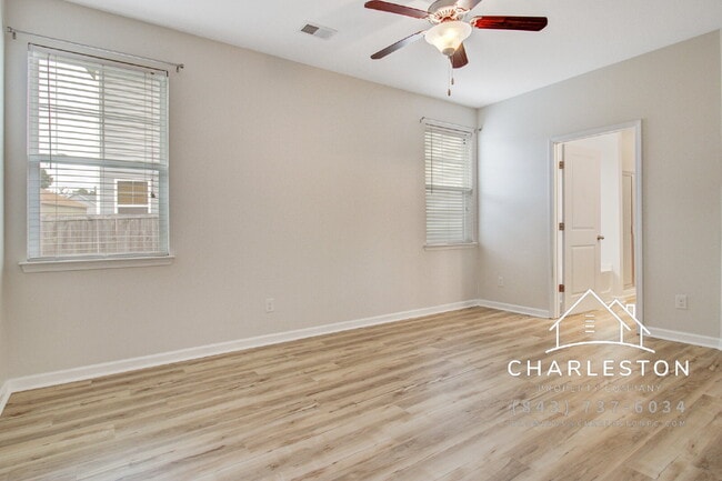 Building Photo - 403 War Admiral Ln