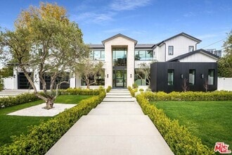 Building Photo - 15907 Valley Vista Blvd