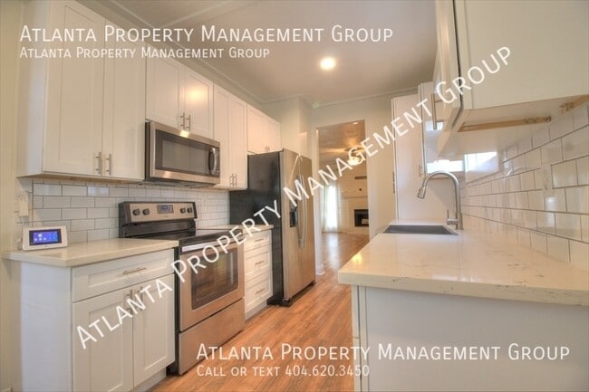 Building Photo - 4038 Elm Street