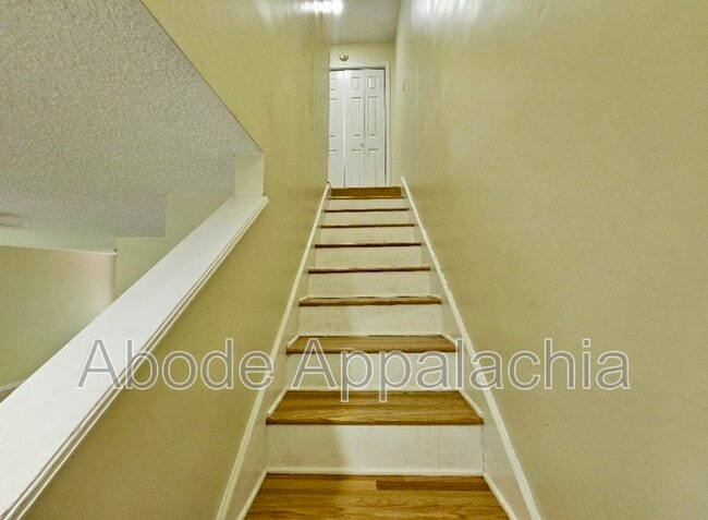 Building Photo - 269 Peach Orchard Dr