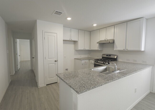 Building Photo - 3-Bed, 2-Bath Haven in a Top-Rated School ...