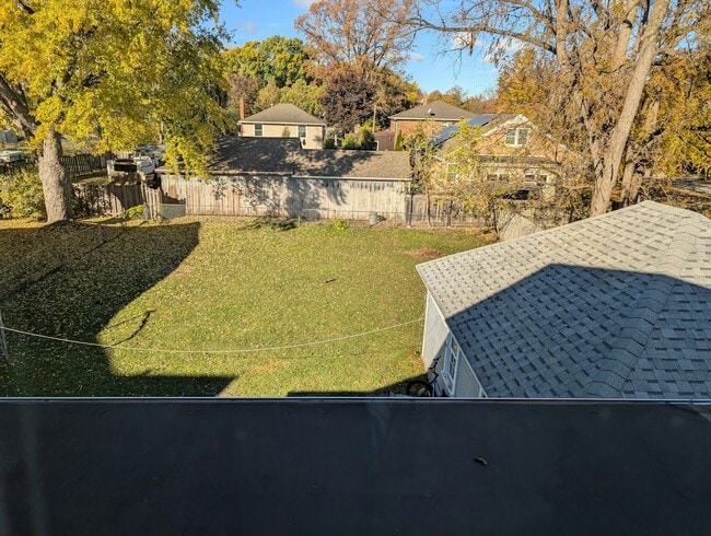 Building Photo - 119 Gray St