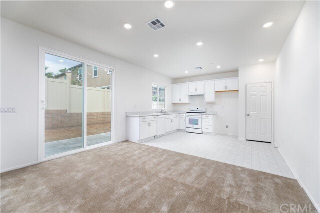 Building Photo - 9768 Solonia St