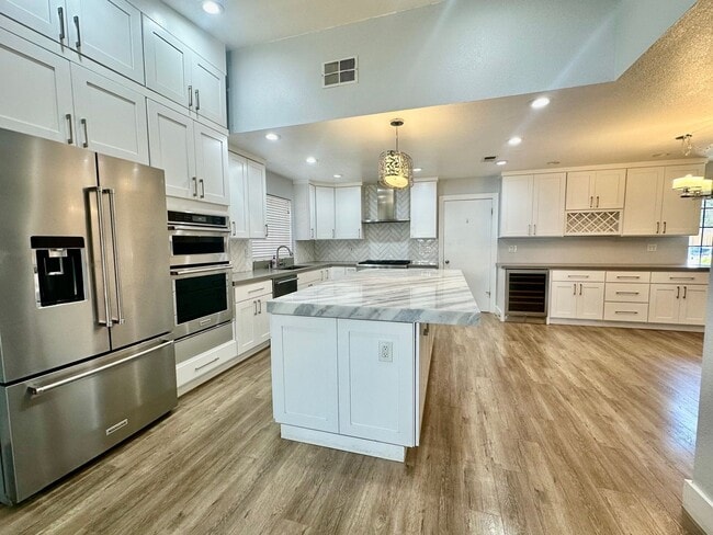 Building Photo - One story gorgeous home in the highly desi...